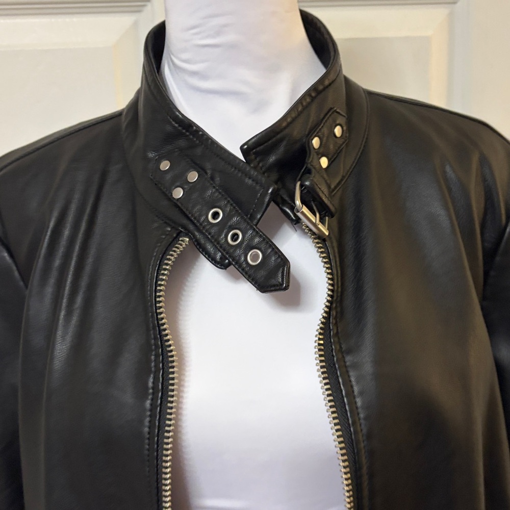 Levi's Black Bomber Jacket - Picture 2 of 9